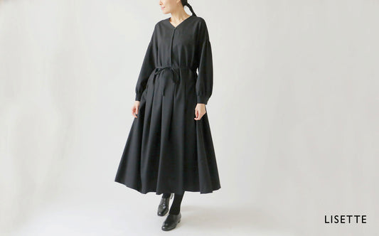 艶のある、きれいめワンピース