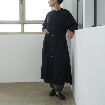 SALUÉ／バンドカラー長袖シャツドレス／ミッドウェイトリネン