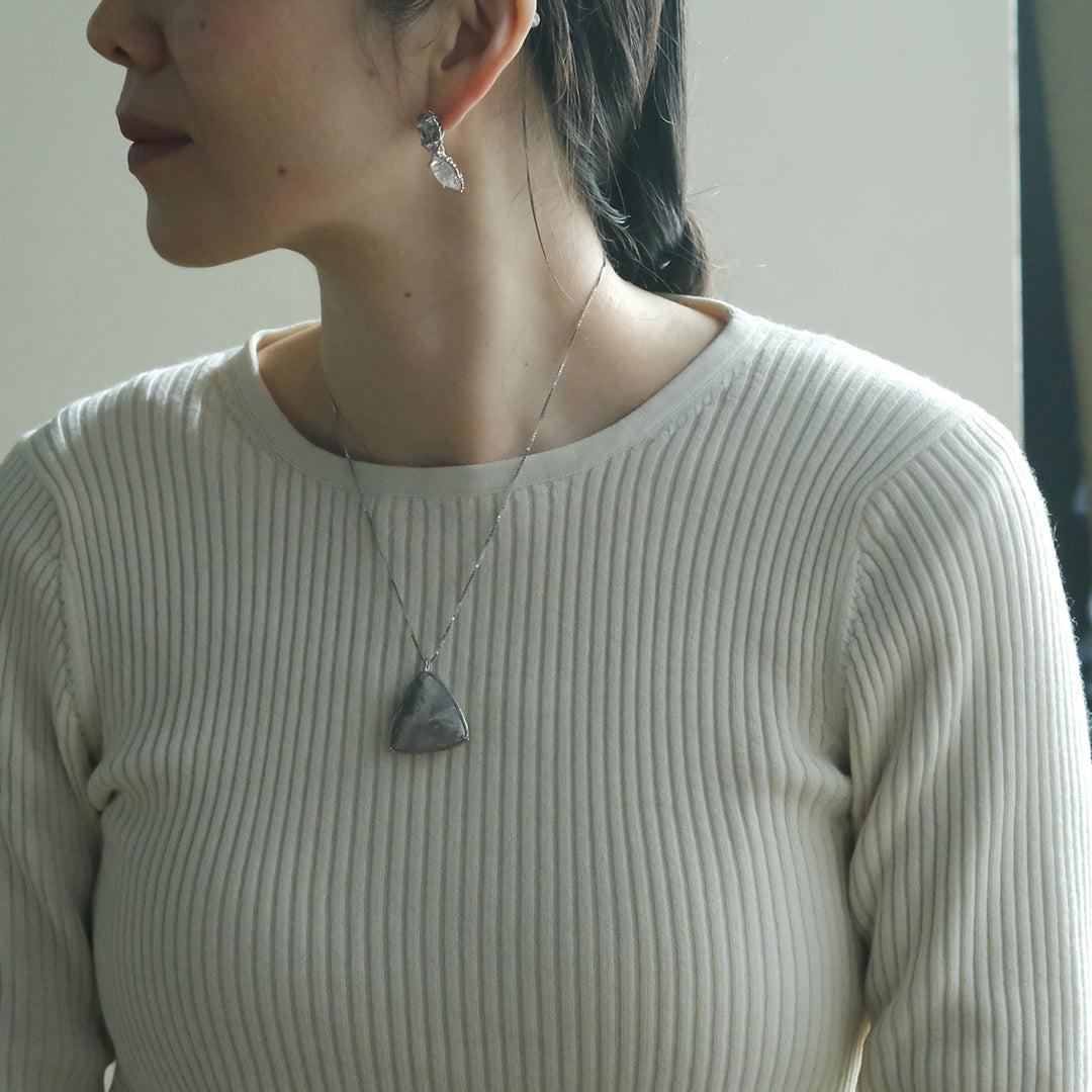 装身具LCF／原石水晶のピアス　二石（片耳）