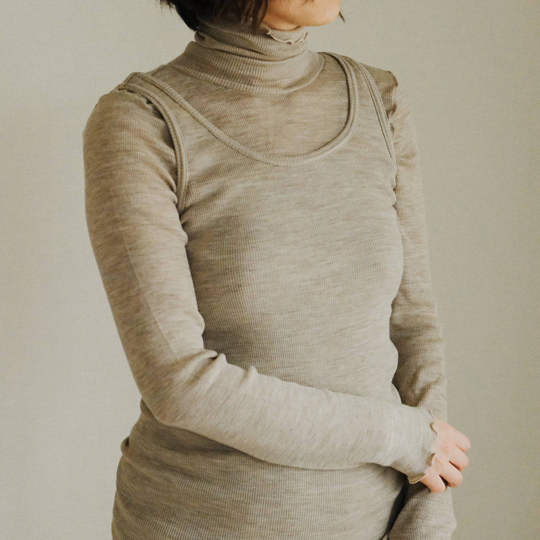 me.／merino washable wool タートルネック