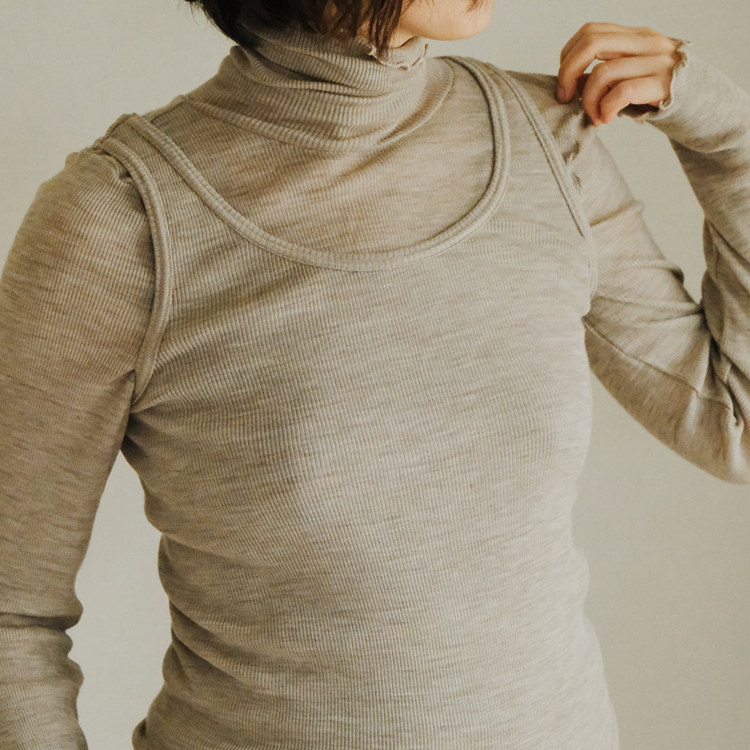 me.／merino washable wool タートルネック