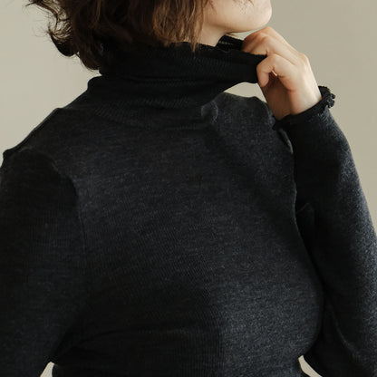 me.／merino washable wool タートルネック