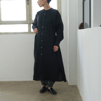 SALUÉ／バンドカラー長袖シャツドレス／ミッドウェイトリネン