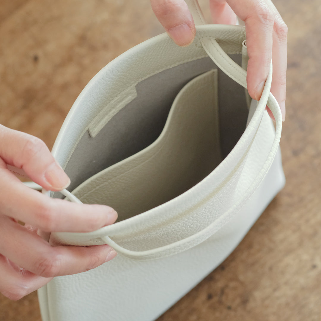 STUDIO LA CAUSE／【受注商品】タテ型サコッシュBG127 EM