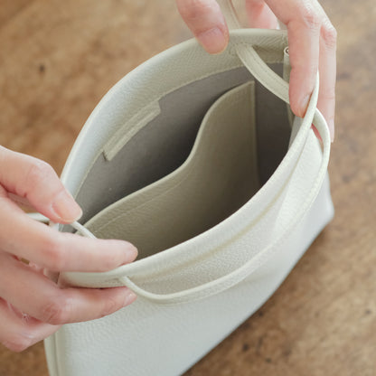 STUDIO LA CAUSE／【受注商品】タテ型サコッシュBG127 EM