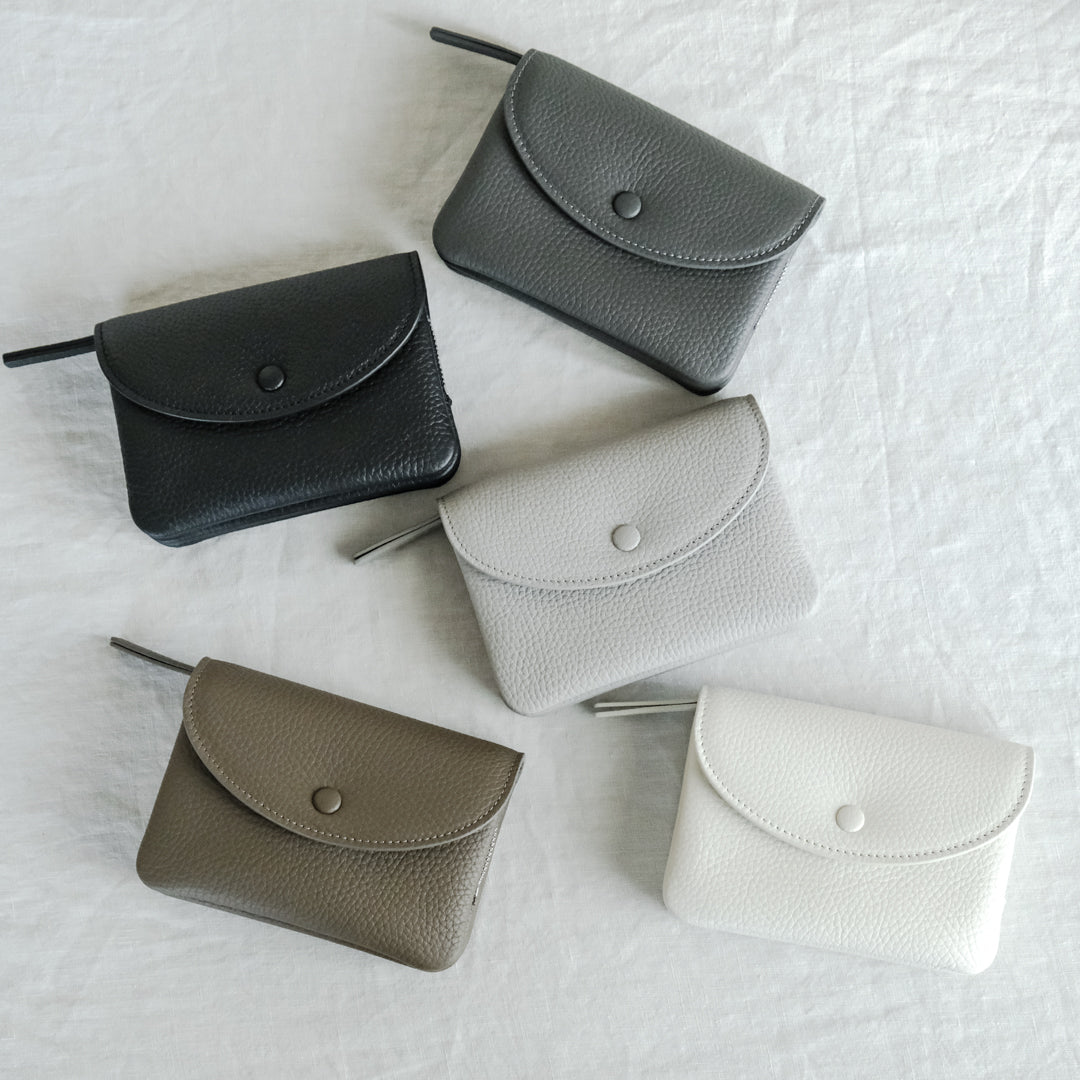 STUDIO LA CAUSE／【受注商品】内縫いフラップ財布（M）WA071B M EM