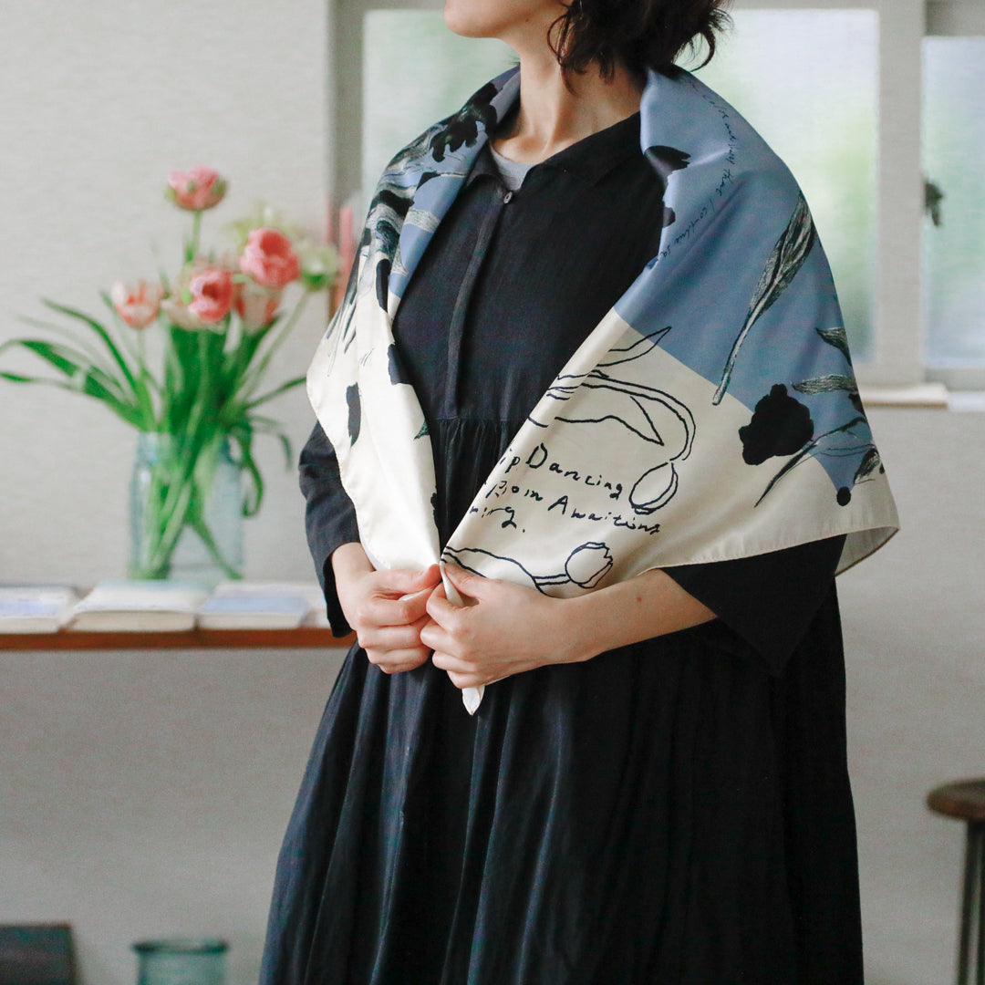 vent de moe／スカーフ black tulip blue