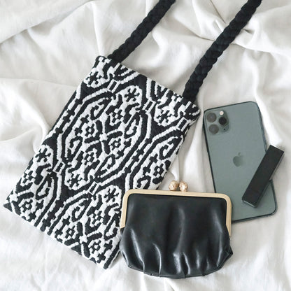 ANTOTE／BALAI PHONE POUCH