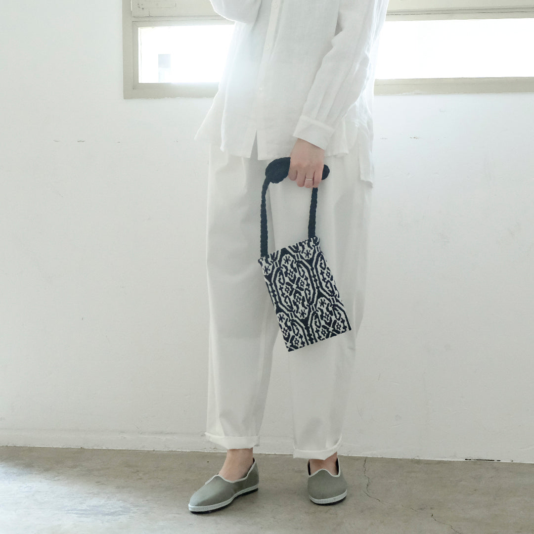 ANTOTE／BALAI PHONE POUCH