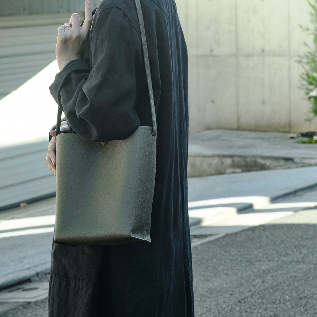 STUDIO LA CAUSE／【受注商品】包みホックショルダーBG129 EM