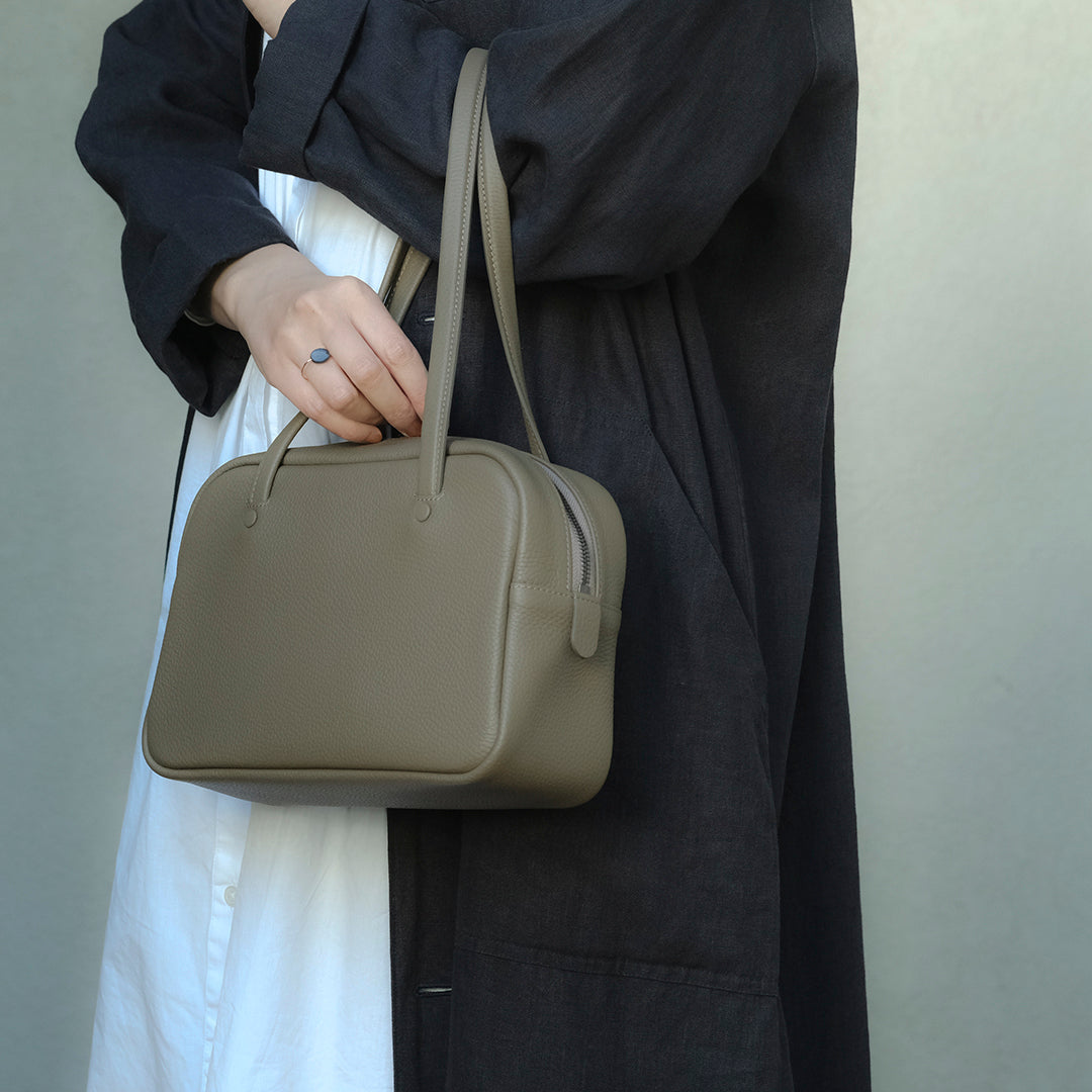 STUDIO LA CAUSE／【受注商品】ロングハンドルボストンBG122 S（LH）EM
