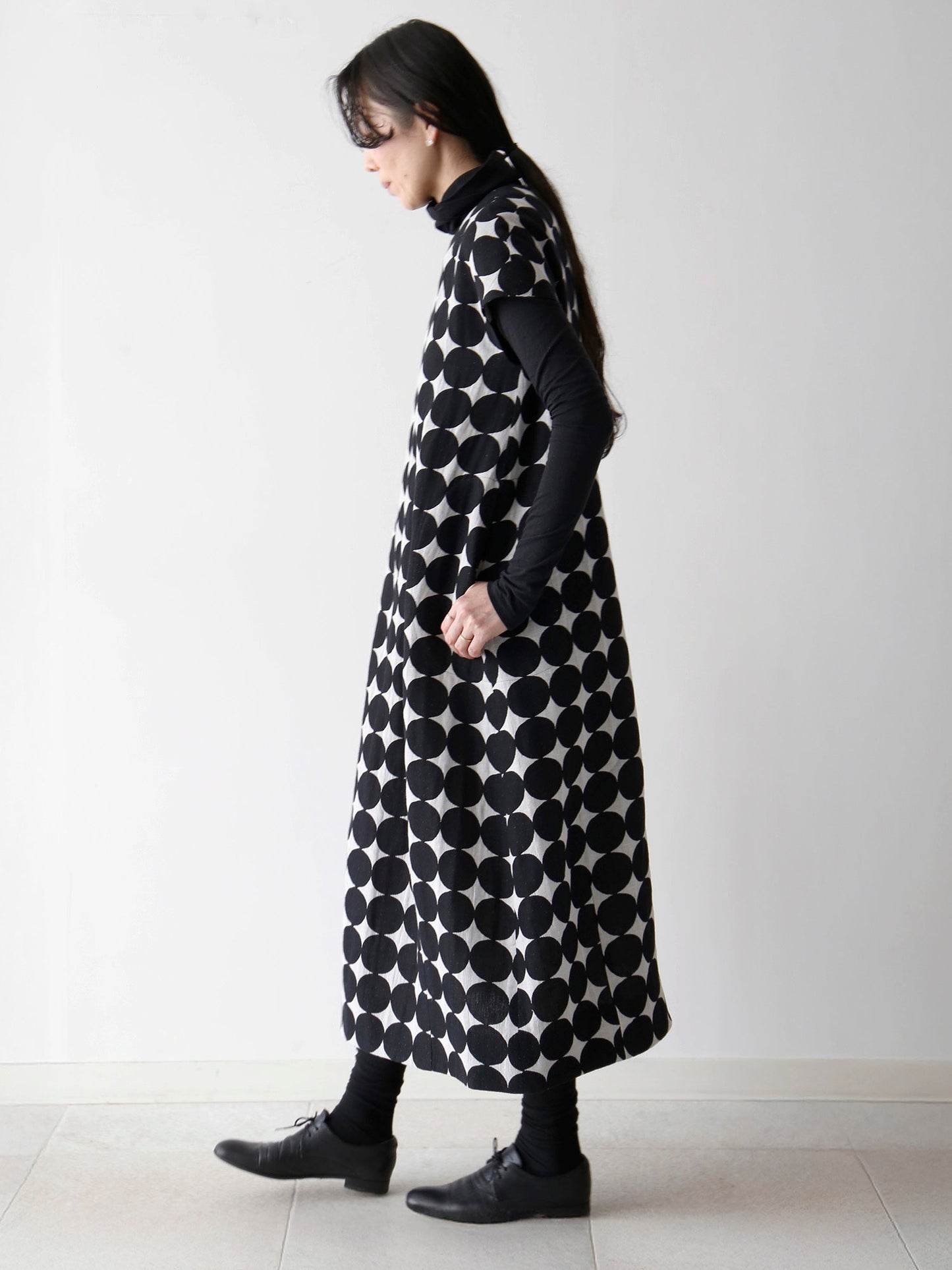 カットソー：HÉRNI No.31 タートルネックロングスリーブ（身長167cm）