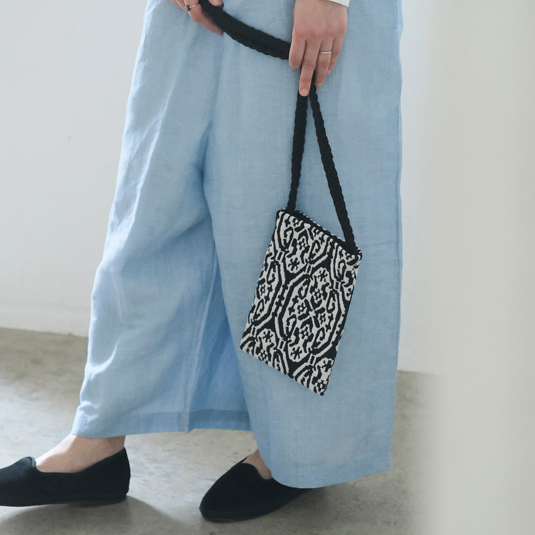 ANTOTE／BALAI PHONE POUCH