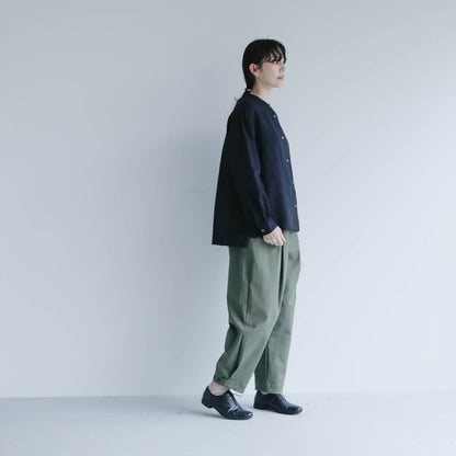 SALUÉ／バンドカラーギャザーシャツ／ライトウェイトリネン