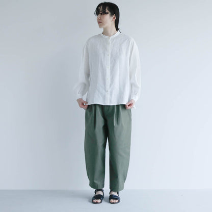 SALUÉ／バンドカラーギャザーシャツ／ライトウェイトリネン