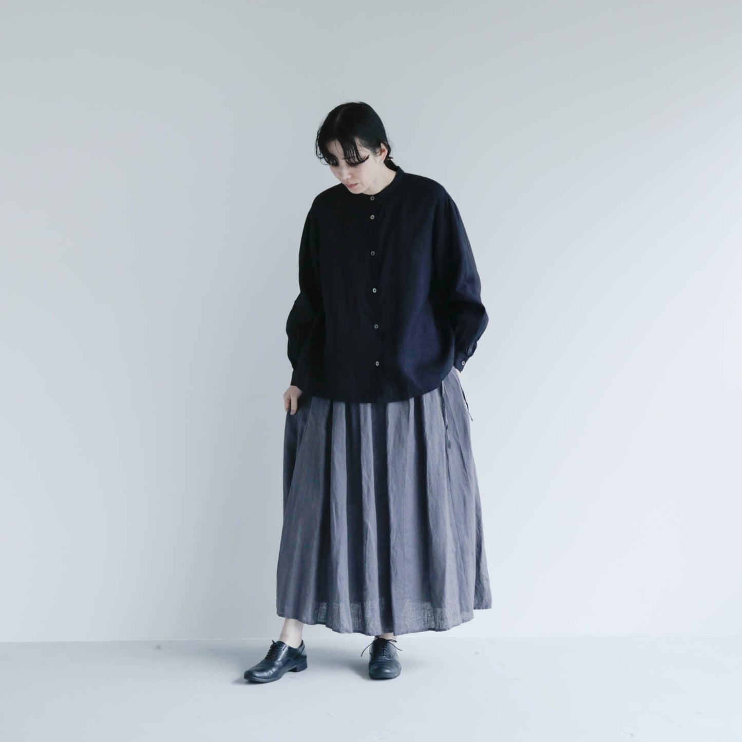 SALUÉ／バンドカラーギャザーシャツ／ライトウェイトリネン