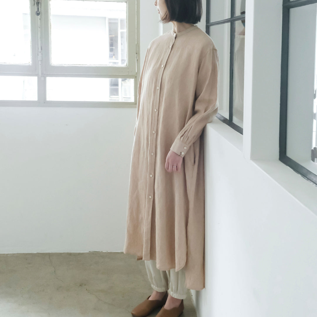 SALUÉ／バンドカラー長袖シャツドレス／ミッドウェイトリネン
