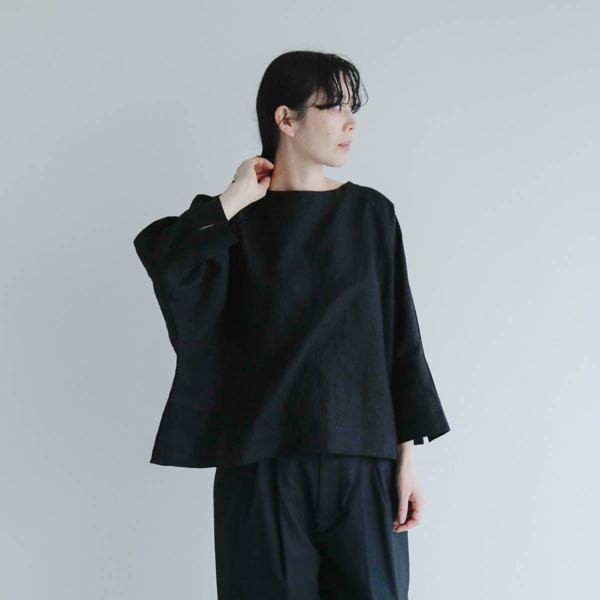 SALUÉ／【予約商品】ボートネックシャツ／リネン