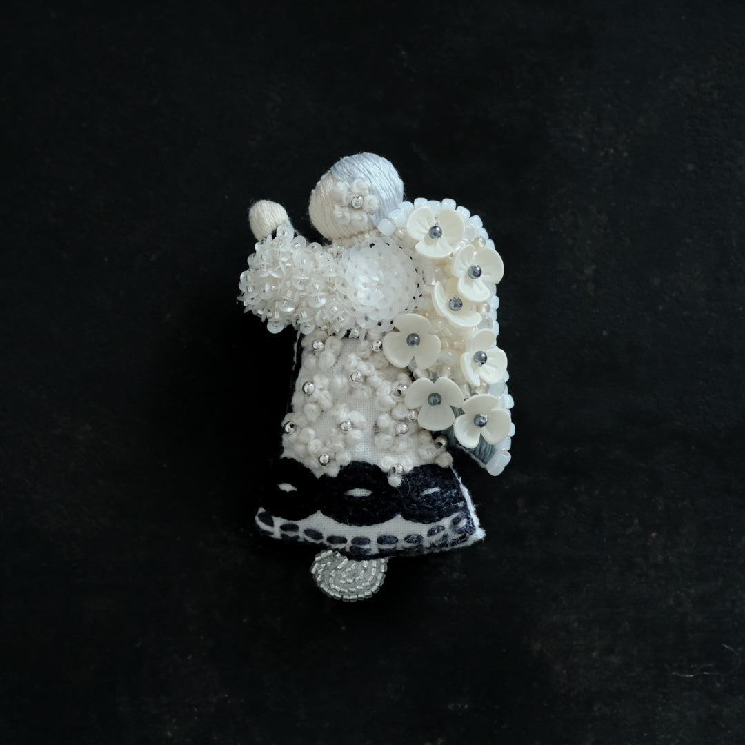 BOZZOLO／祈る天使 Brooch （B）