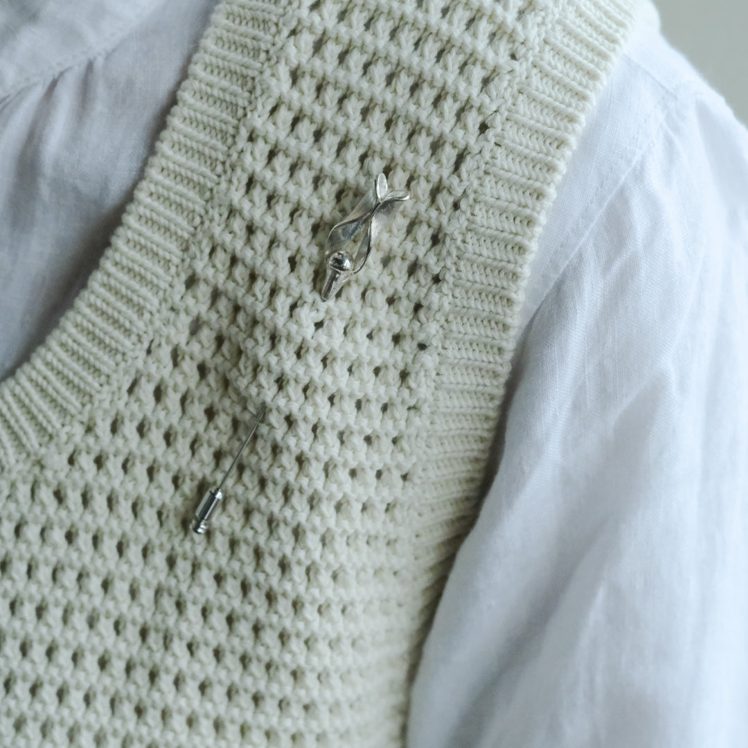 Furuhashi michiko／ヤドリギのクラバットピン