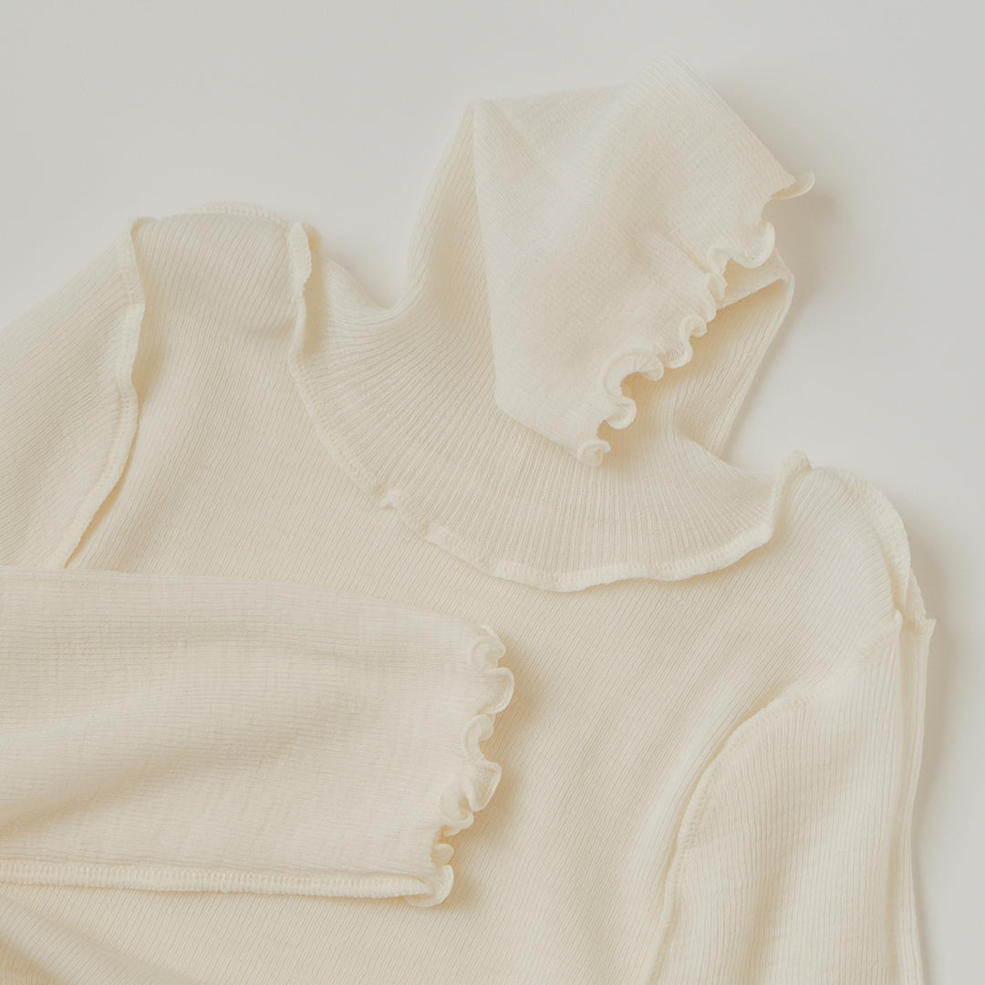 me.／merino washable wool タートルネック