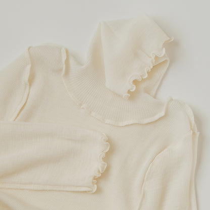 me.／merino washable wool タートルネック