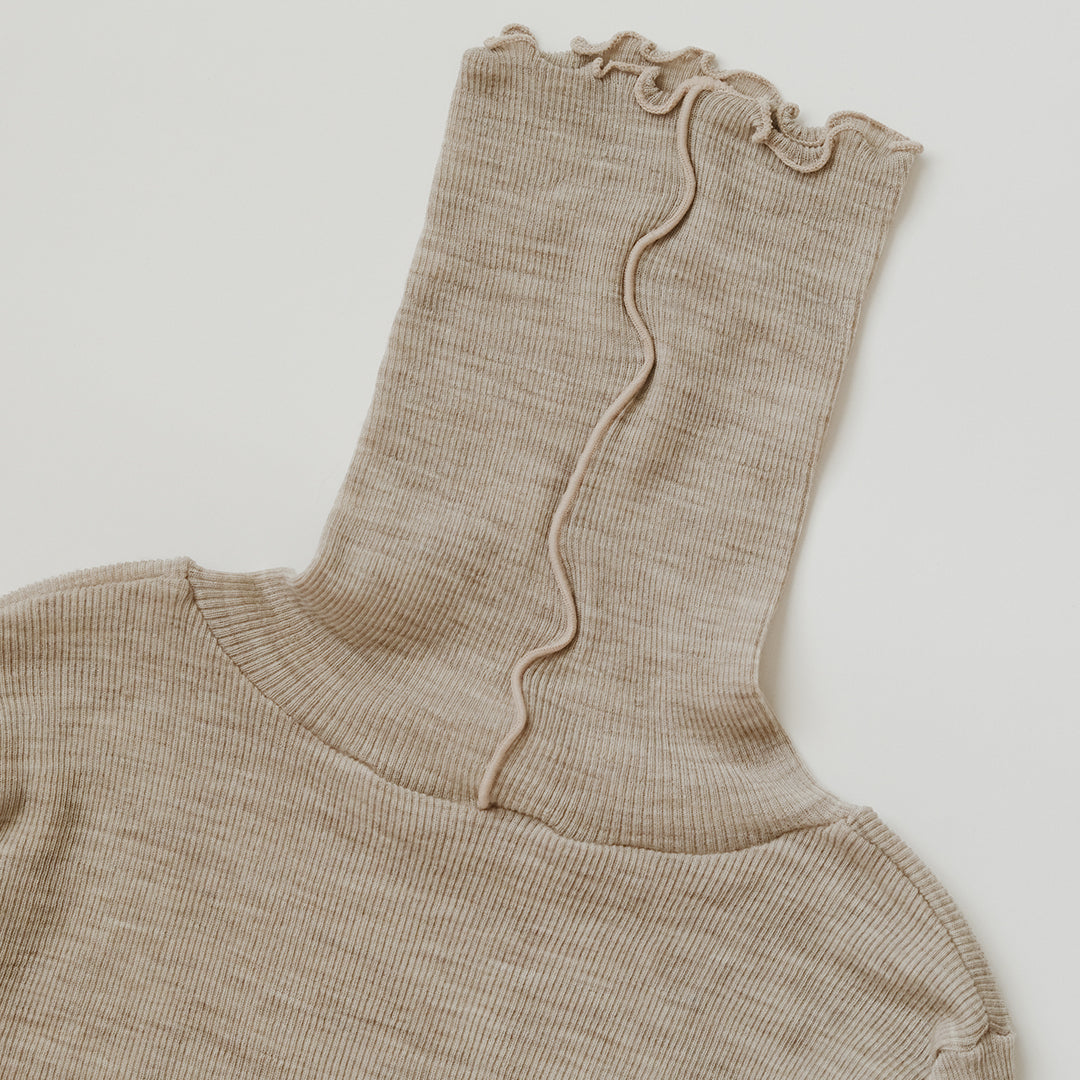 me.／merino washable wool タートルネック