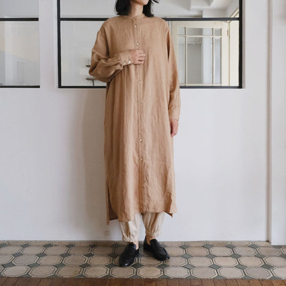 SALUÉ／バンドカラー長袖シャツドレス／ミッドウェイトリネン