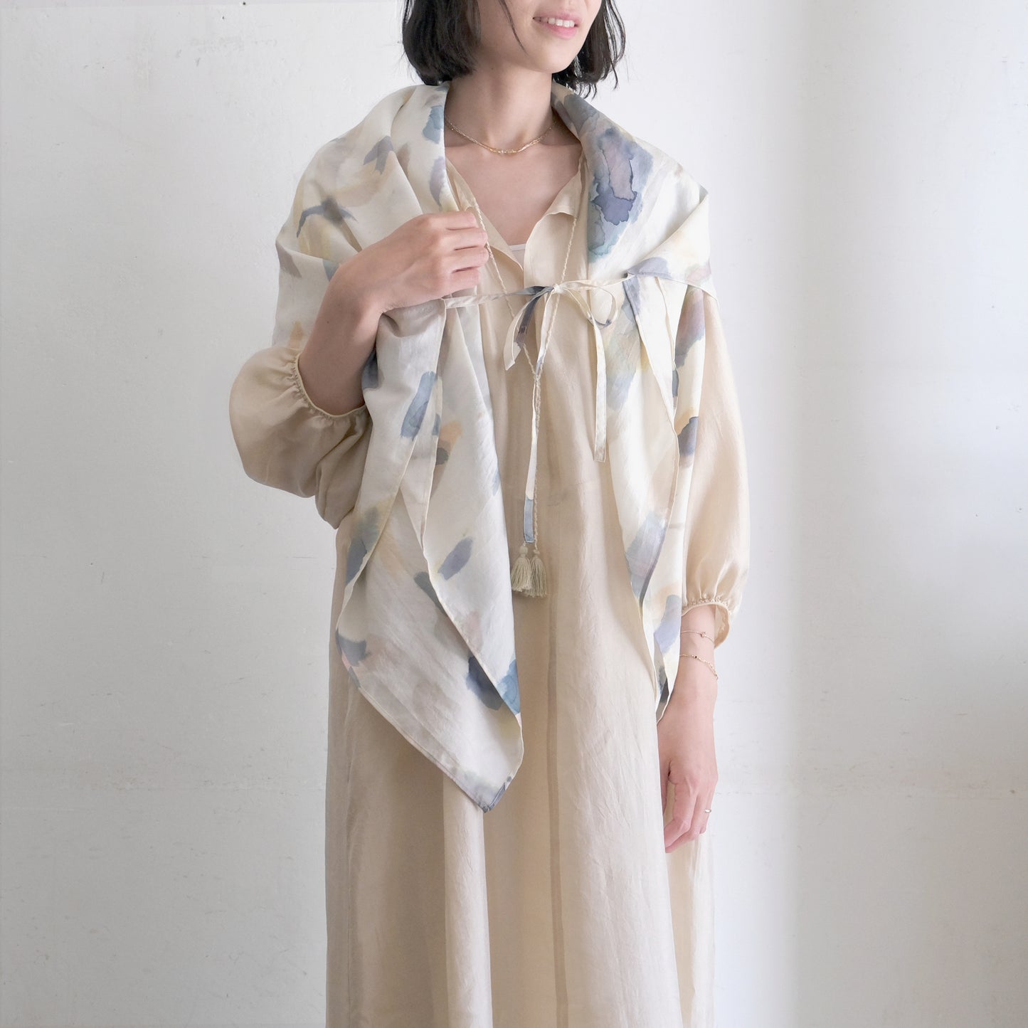 モデル身長170cm、ワンピース：uryya カフタンドレス
