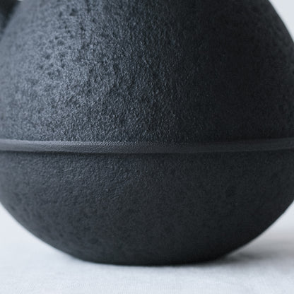 空間鋳造／南部鉄瓶 Egg