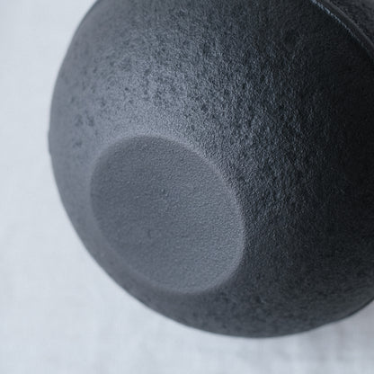 空間鋳造／南部鉄瓶 Egg