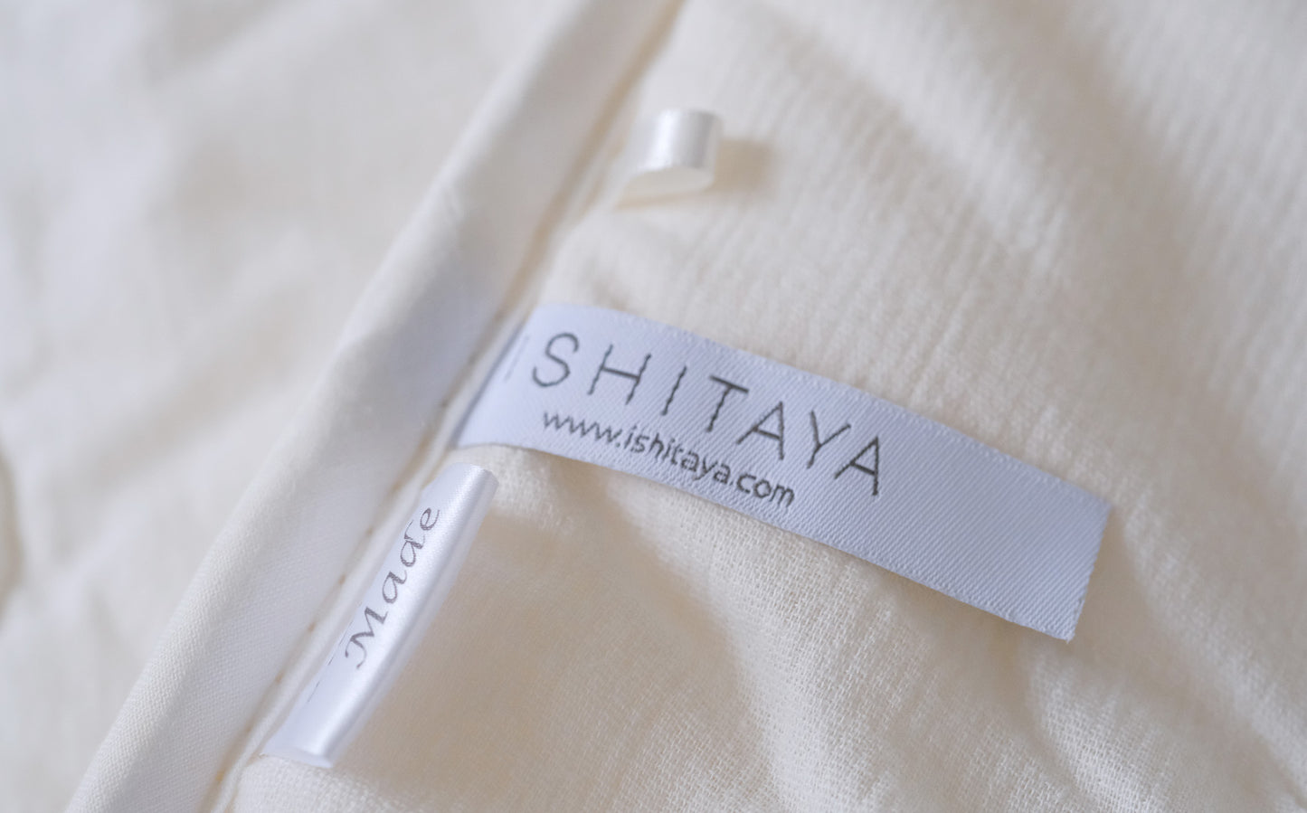ISHITAYA／【直送便】羊毛合い掛け布団　※送料無料（一部地域を除く）