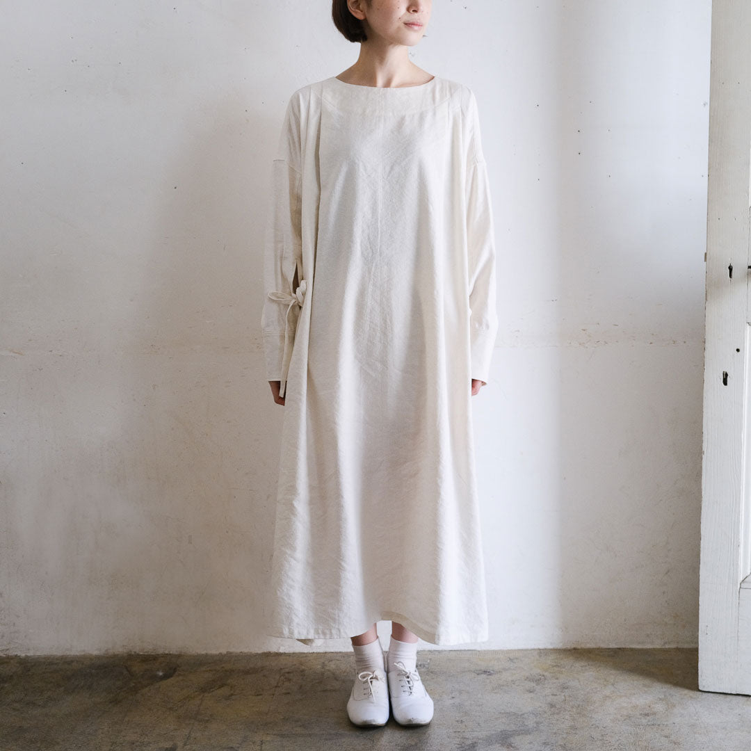 the last flower of the afternoon／月暈のprayer slit dress　