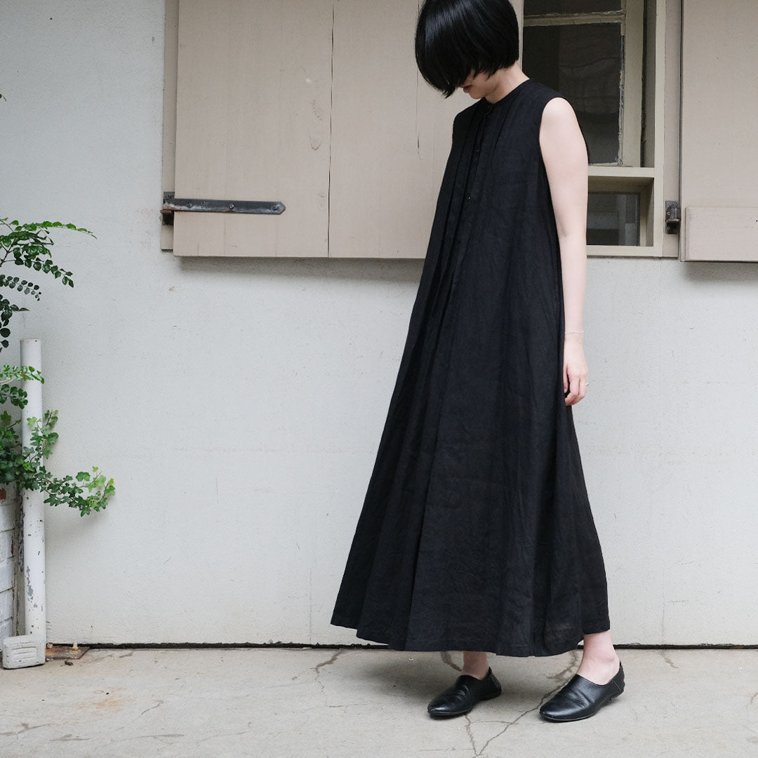 SALUÉ／ピンタックノースリーブドレス／ミッドウェイトリネン