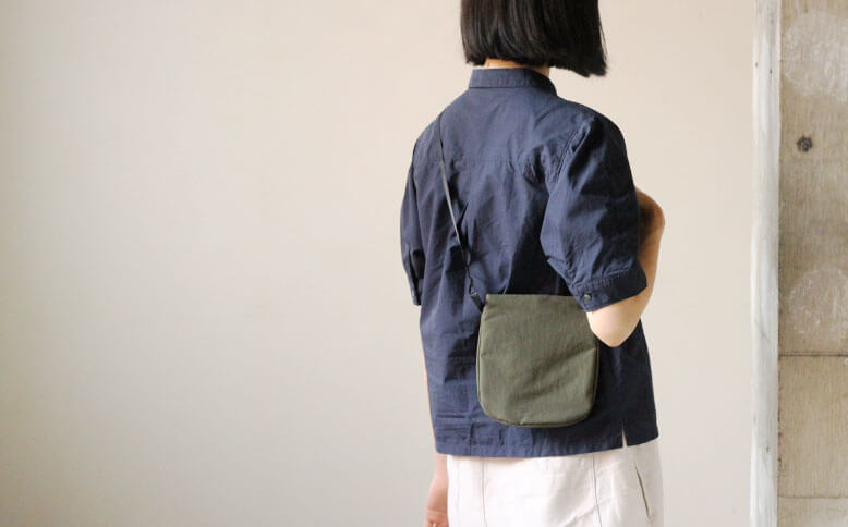NIZYU KANO／LIGHT NYLON ショルダーポーチ
