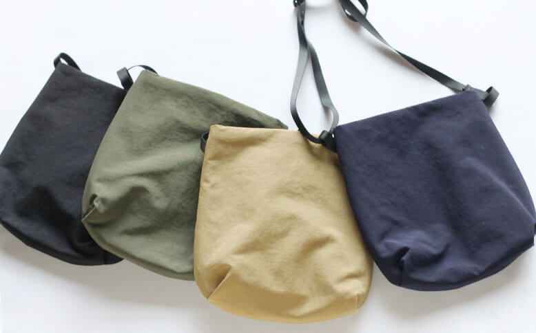 NIZYU KANO／LIGHT NYLON ショルダーポーチ