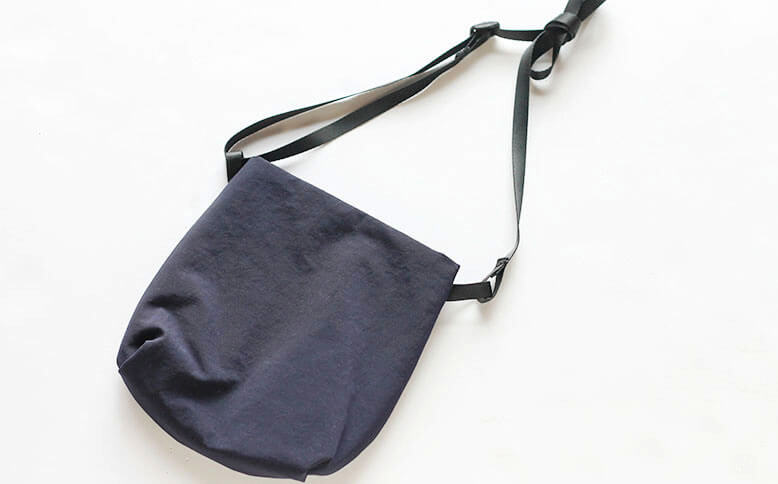 NIZYU KANO／LIGHT NYLON ショルダーポーチ