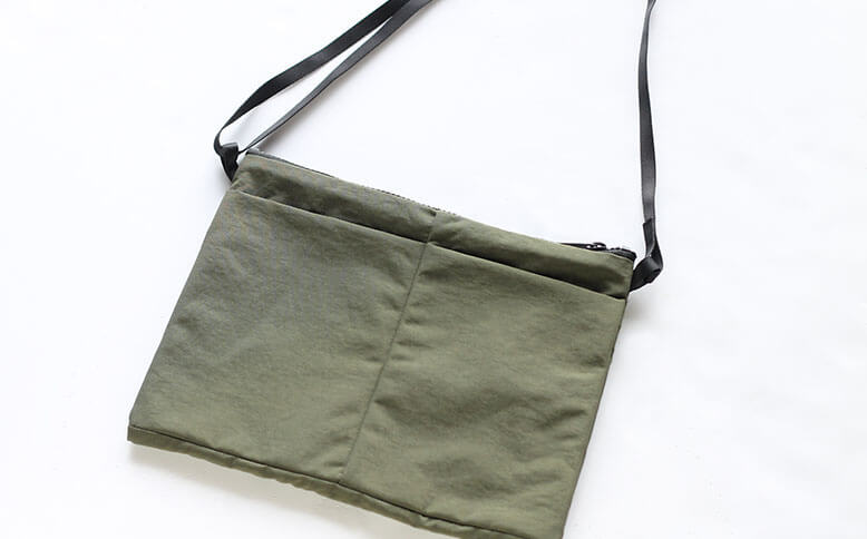 NIZYU KANO／LIGHT NYLON サコッシュS